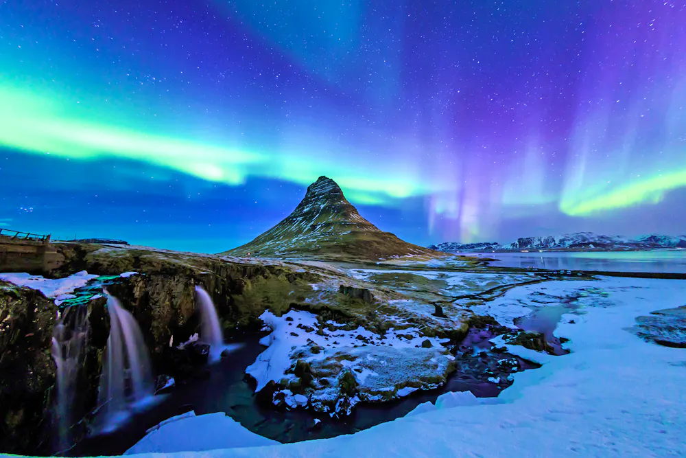 Polarlichter am Kirkjufell in Island &ndash; &copy; pigprox - stock.adobe.com