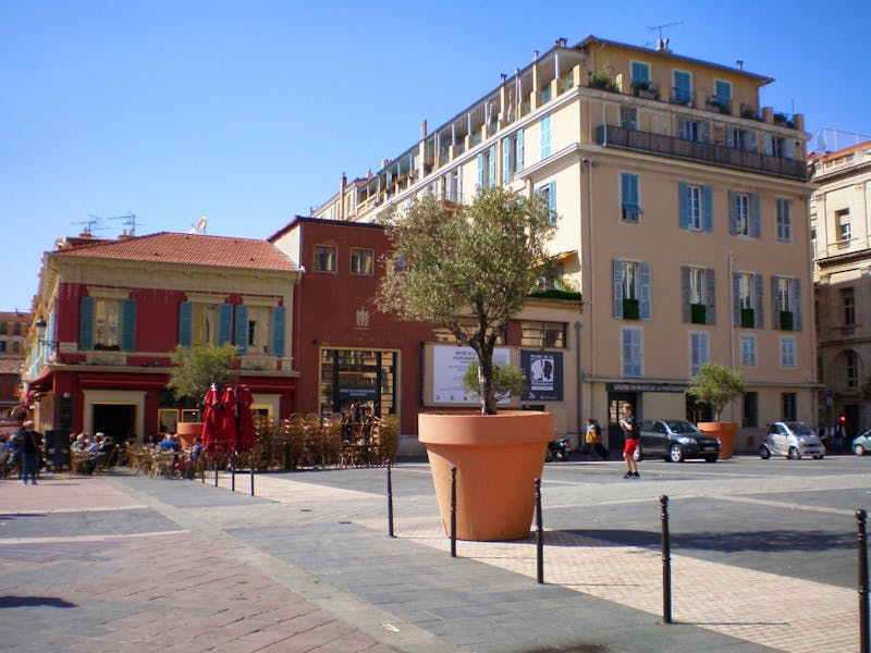 Platz Cours Saleya in Nizza - ©Eberhardt TRAVEL - Lena Rautenberg