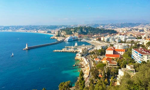 Blick auf Nizza an der Cote d'Azur &ndash; &copy; Eberhardt TRAVEL - Florian Härtl