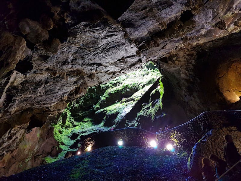 Höhle Algar do Carvao auf der Azoren-Insel Terceira - ©Eberhardt TRAVEL - Ria Heilmann