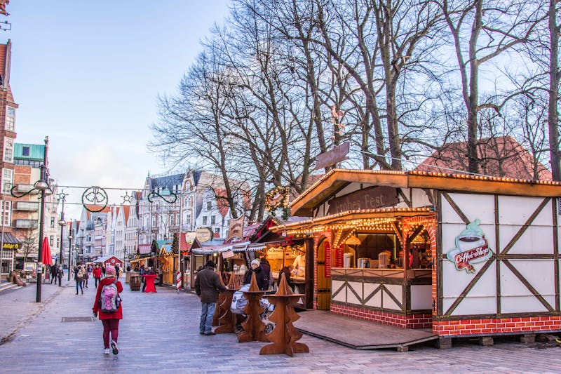 Weihnachtsmarkt in Rostock - ©©Angelika Bentin - stock.adobe.com