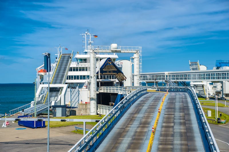 Fährhafen in Puttgarden - Insel Fehmarn - ©Jürgen Wackenhut - stock.adobe.com