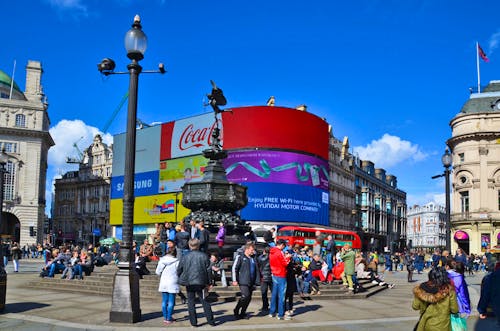 Piccadilly Circus in London &ndash; &copy; Eberhardt TRAVEL - Konrad Füssel