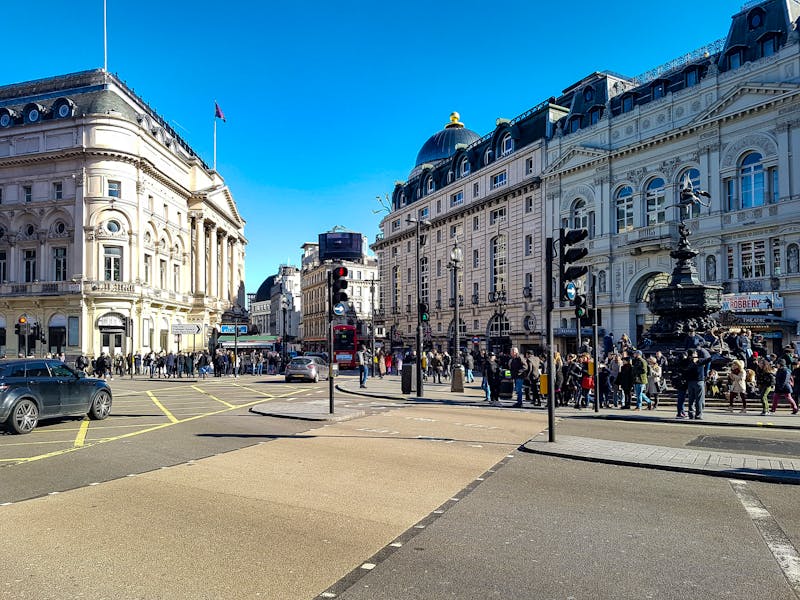 Piccadilly Circus in London - ©©Simon - stock.adobe.com
