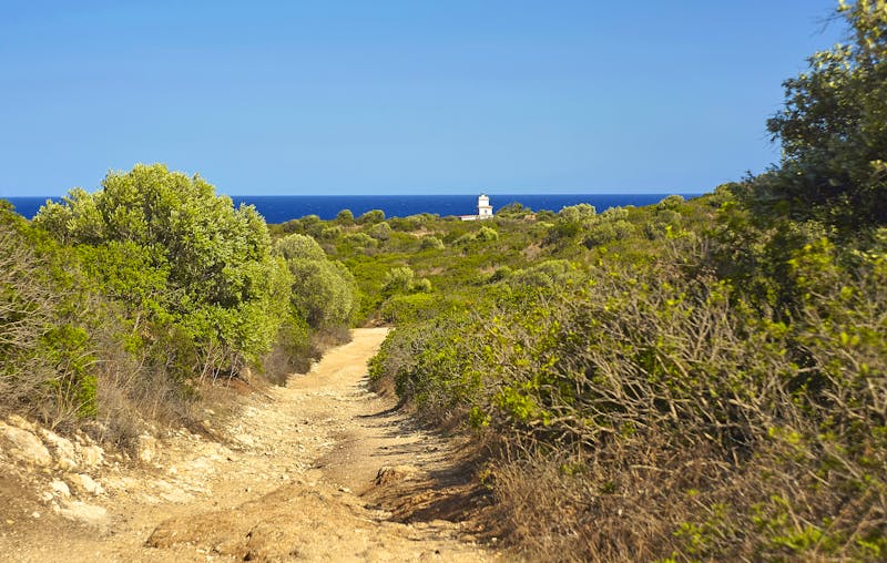 Wanderweg zum Capo Ferrato Leuchtturm - ©Filippo Carlot Photograpy - Adobe Stock