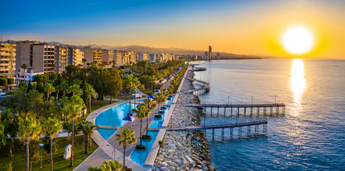 Strandpromenade in Limassol - Zypern &ndash; &copy; Grispb - stock.adobe.com