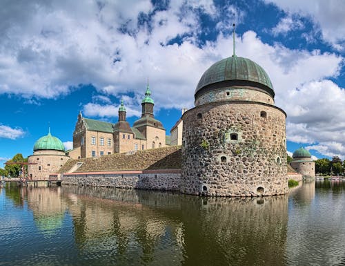 Schloss Vadstena am Vätternsee in Schweden – © Mikhail Markovskiy - Adobe Stock