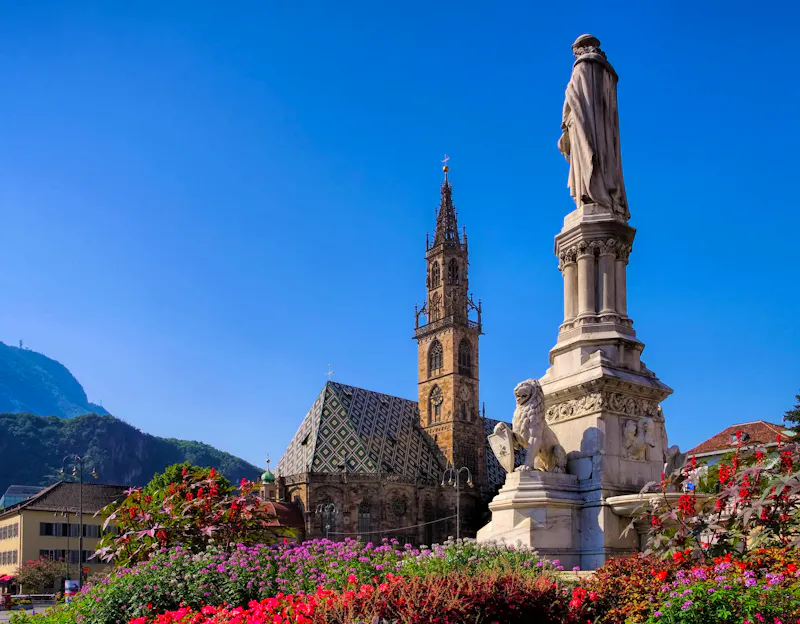 Bozen - Platz Walther von der Vogelweide - &copy;Adobe Stockphoto