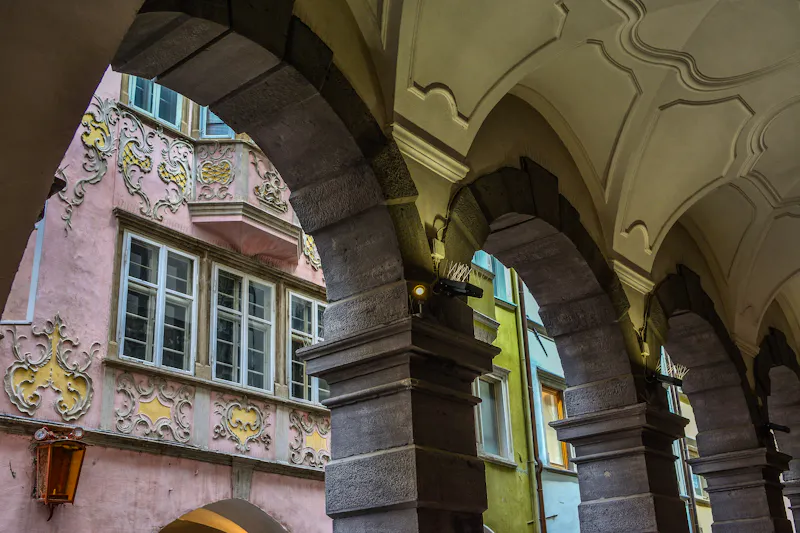 Bozen - Laubengassenstraße - &copy;Luc Kohnen - Adobe Stockphoto