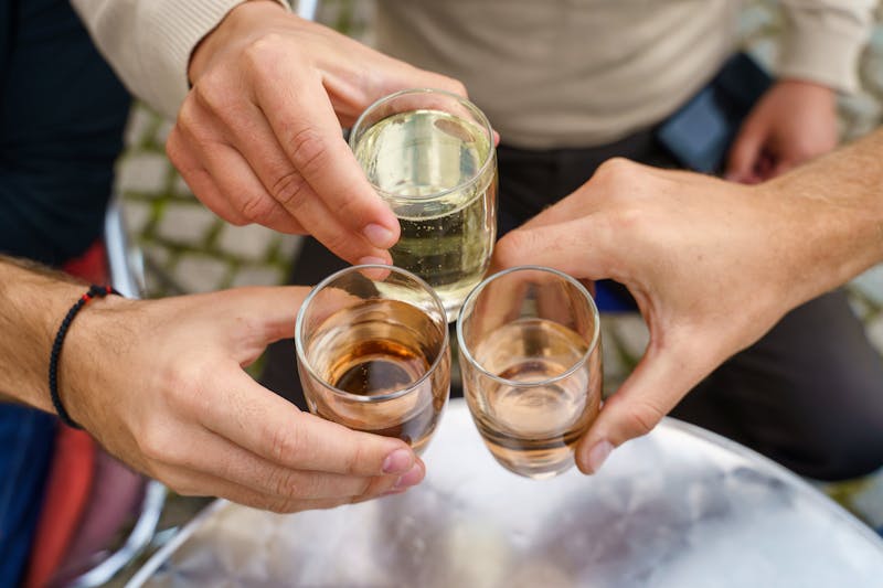 Weinprobe - ©Miljan Zivkovic - Adobe Stockphoto