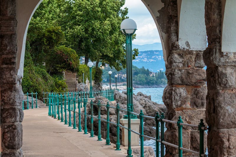 Lungomare zwischen Volosko, Opatija und Lovran - ©Helmut Zentgraf - Adobe Stockphoto