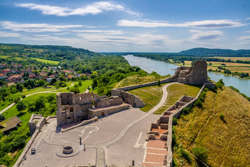 Bratislava - Ruine der Burg Devin - ©Sunnyrain - stock.adobe.com