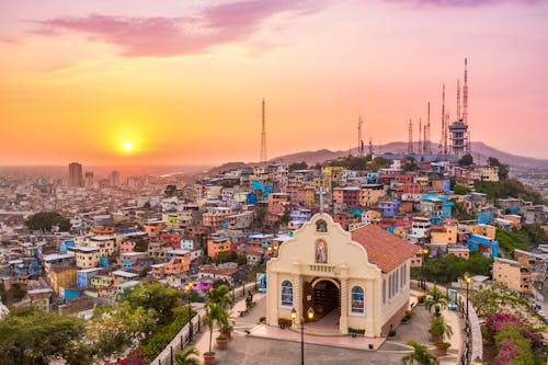 Sonnenuntergang in  Guayaquil &ndash; &copy; ©Adodi Photography - stock.adobe.com