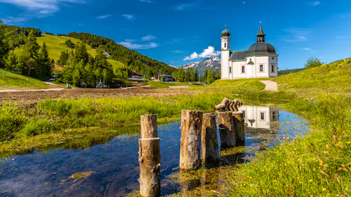 Das Seekirchl in Seefeld in Tirol &ndash; &copy; Conuw - adobestock.com