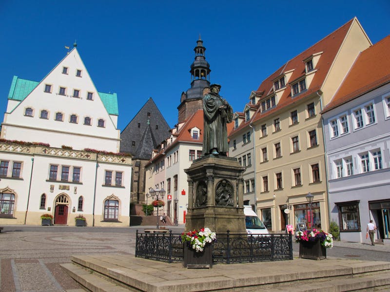 Lutherstadt Eisleben – Marktplatz mit Luther-Denkmal - ©©shorty25 - stock.adobe.com