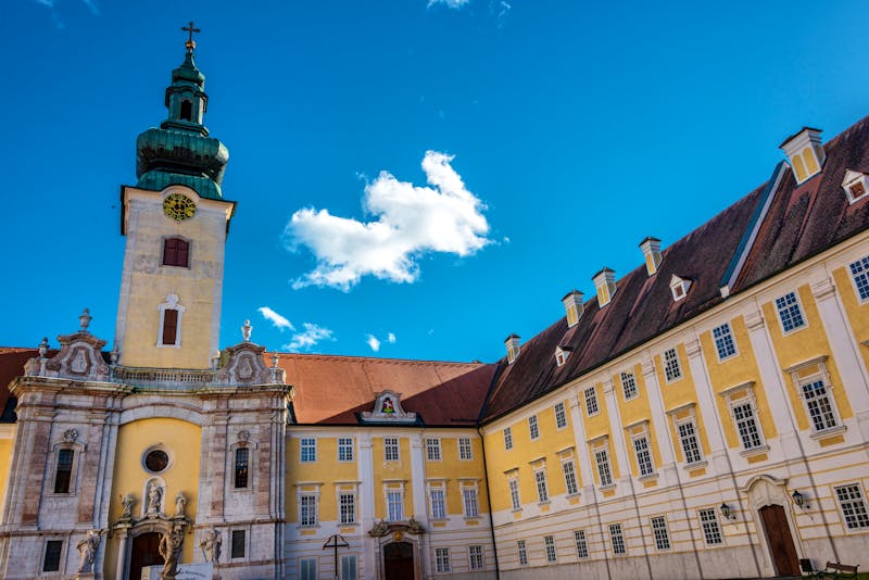 Benediktinerstift Seitenstetten - Niederösterreich - ©lugmayer - Adobe Stockphoto