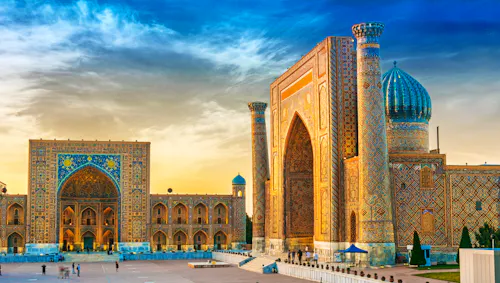 Registan-Platz in Samarkand &ndash; &copy; ©monticellllo - stock.adobe.com