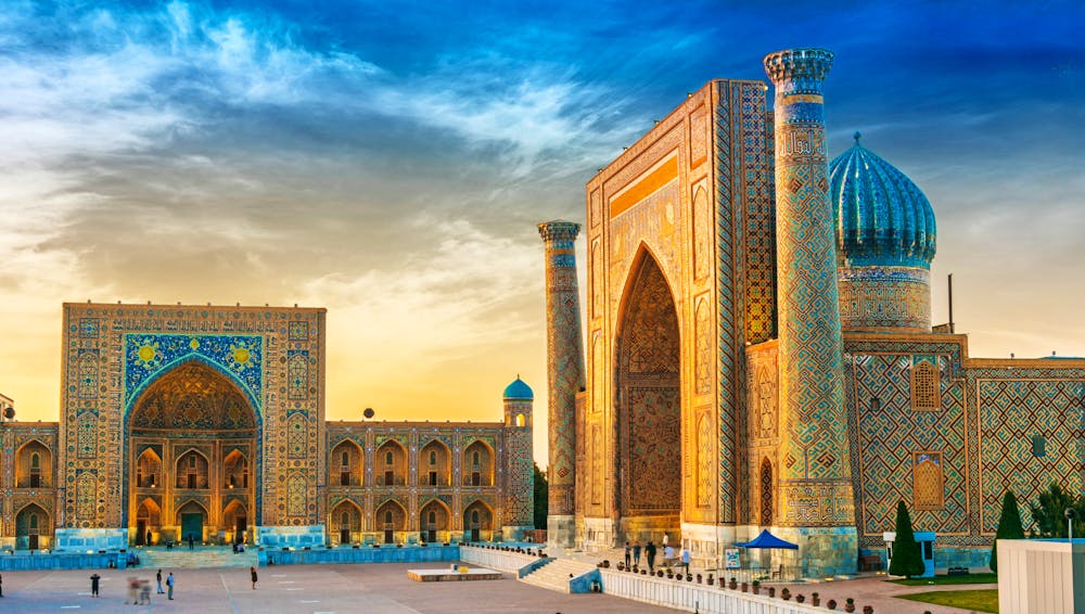 Registan-Platz in Samarkand &ndash; &copy; ©monticellllo - stock.adobe.com