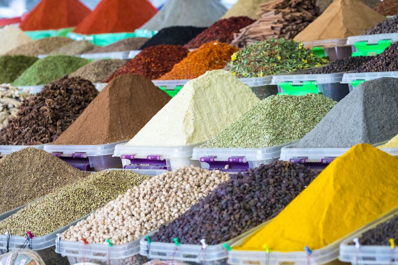 Gewürze auf dem Basar in Taschkent - ©Curioso.Photography - Adobe Stock