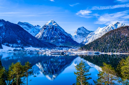 Pertisau am Achensee &ndash; &copy; Ralph Hoppe / www.FooTToo.de - Adobe Stock