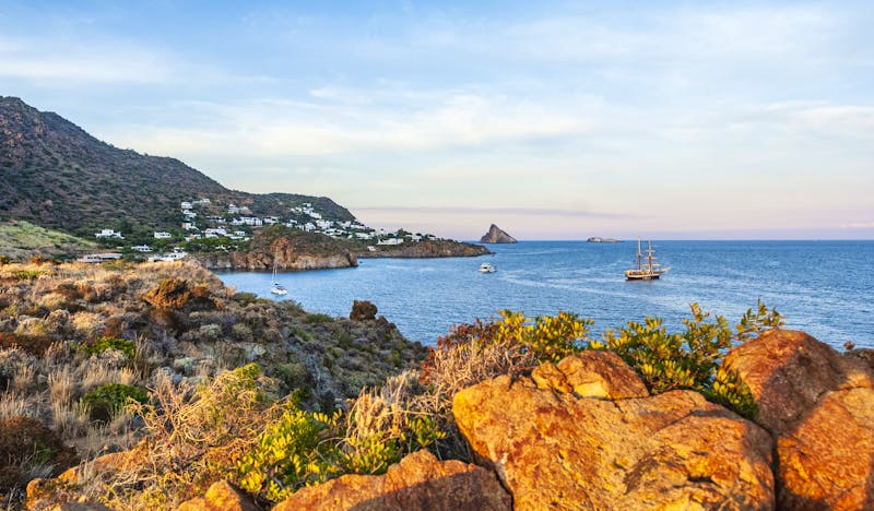 Insel Panarea - ©Alexander Rochau - Adobe Stockphoto