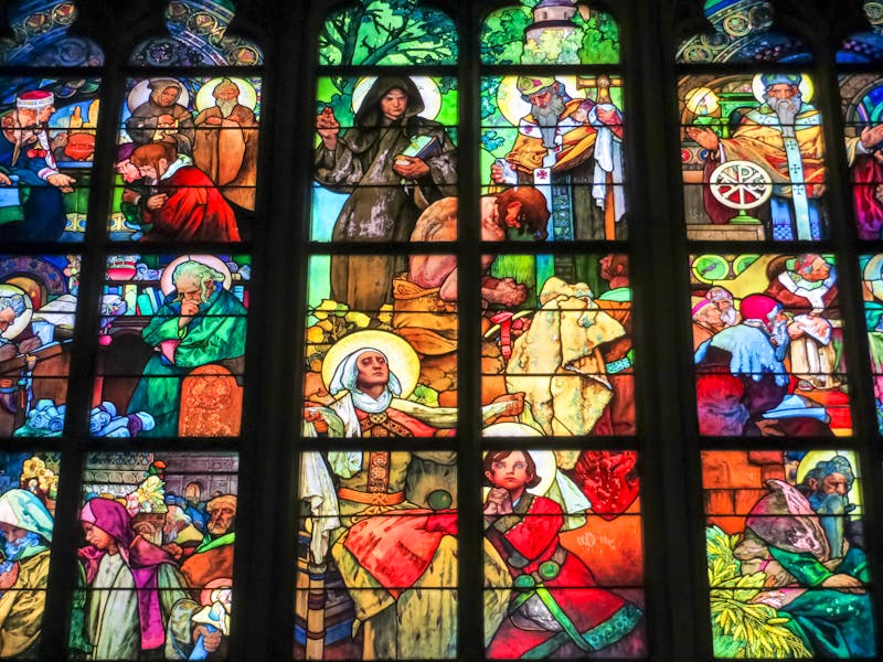 Prager Burg - Kirchenfesnter im Veitsdom - ©eyetronic - stock.adobe.com