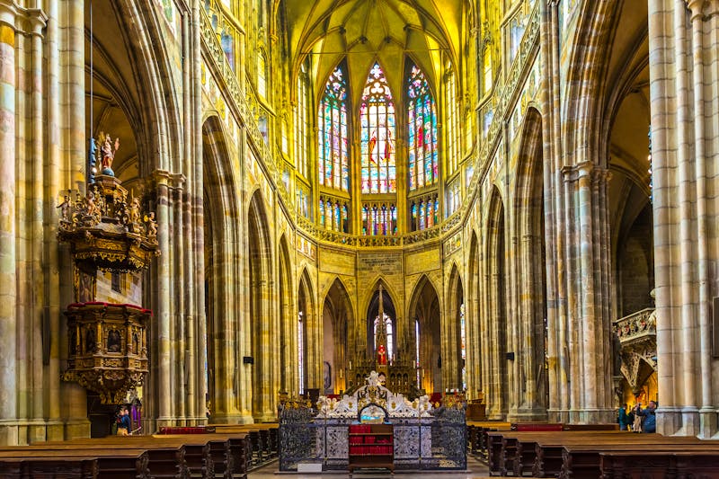 Prager Burg - im Veitsdom - Blick zum Altar - ©A. Karnholz - stock.adobe.com
