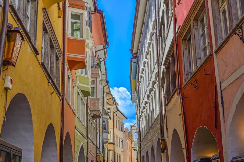 Bozen - Laubengassenstraße - &copy;Luc Kohnen - Adobe Stockphoto