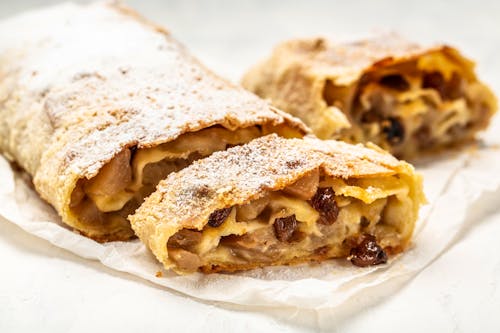 Apfelstrudel &ndash; &copy; Nadiia Koval - Adobe Stockphoto