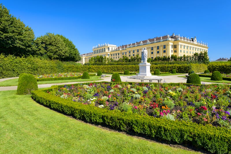 Wien - Schloss Schönbrunn - ©Thomas Otto - Adobe Stockphoto