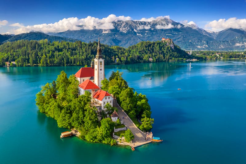 Bleder See mit der Marienkirche auf der Bleder Insel - ©zgphotography - stock.adobe.com