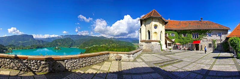 Bleder See - Pnoaramblik von der Bleder Burg - ©Oleksandr Prykhodko - Adobe Stockphoto