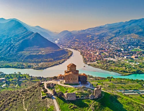 Mzcheta und Jvari Kloster in Georgien – © ©Goffkein - stock.adobe.com