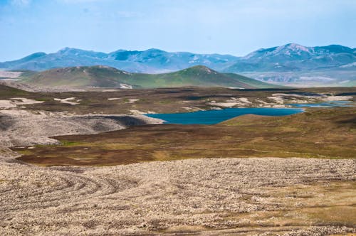 Syunik Plateau am Berg Uchtasar  &ndash; &copy; ©Graham - stock.adobe.com