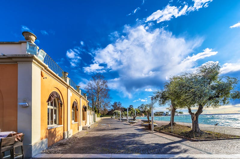 Bardolino - Uferpromenade - ©nejdetduzen - stock.adobe.com