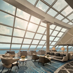 horizon-Lounge auf der Norwegian Joy – © Christian Santiago Photography - Norwegian Cruise Line