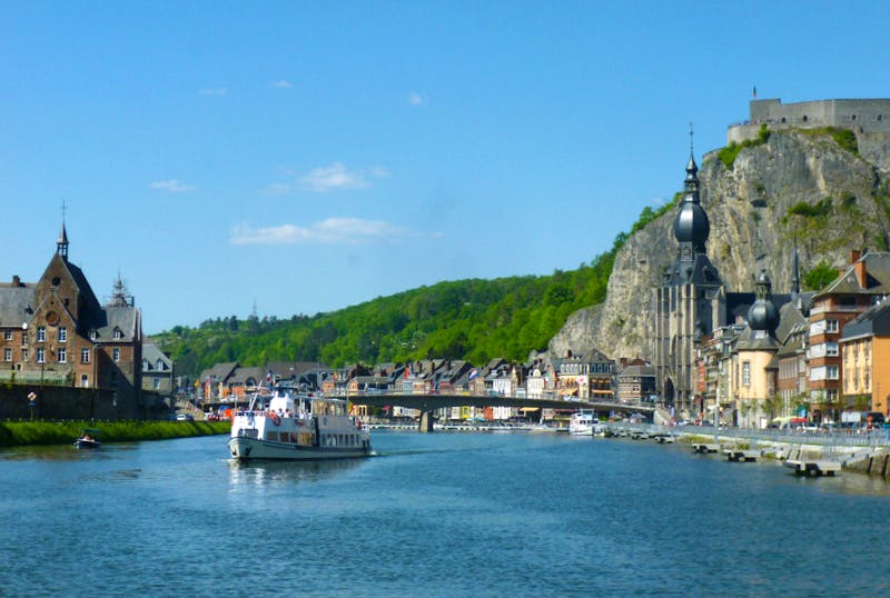 Bootsfahrt auf der Maas in Dinant - ©Eberhardt TRAVEL - Grit Wendelberger