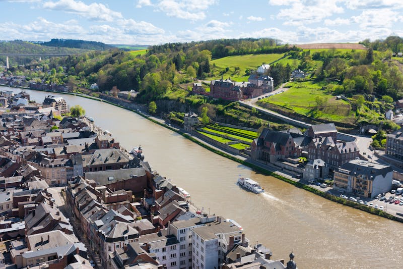 Bootsfahrt auf der Maas bei Dinant - ©©Kruwt - stock.adobe.com