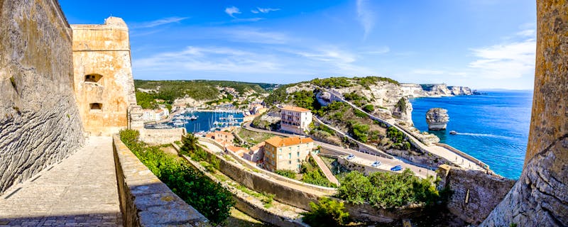 Bonifacio - Festung, Hafen und Küste - ©Ralph Hoppe - Adobe Stockphoto