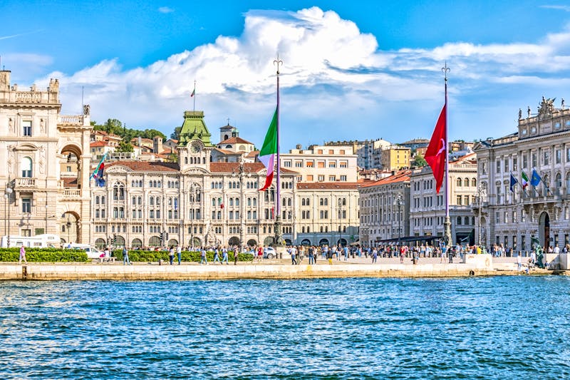 Piazza dell Unita d’Italia in Triest - ©Dieter Meyer - Adobe Stock