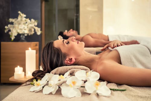 Entspannung bei der Massage  &ndash; &copy; Kzenon