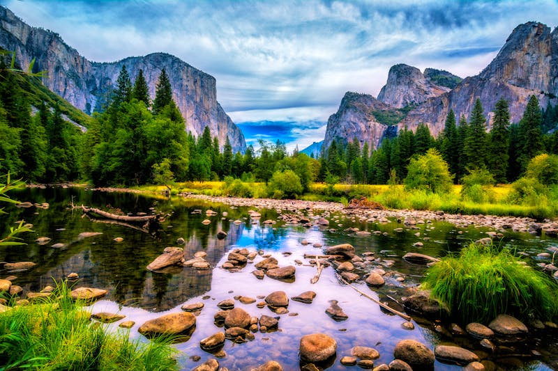 Yosemite Nationalpark - Valley View mit Blick auf El Capitan, Cathedral Rock und  The Merced River - ©Paul - AdobeStock.com