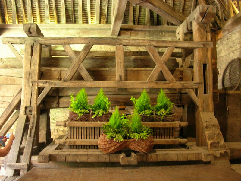 Clos de Vougeot - Weinpresse aus dem 12. Jahrhundert - ©Beate Schroedter - Eberhardt TRAVEL