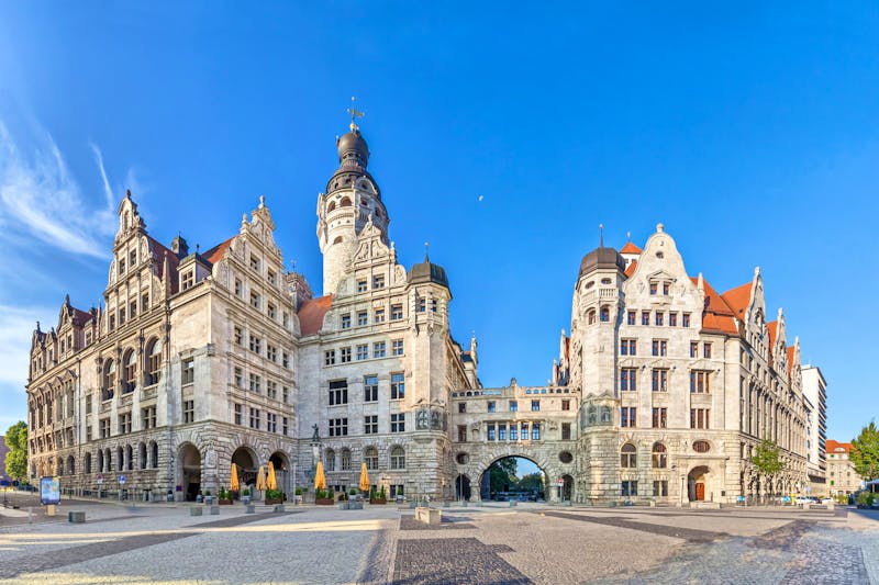 Leipzig - Neues Rathaus mit Ratskeller - ©©bbsferrari - stock.adobe.com