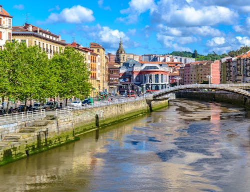 In der Altstadt von Bilbao im Baskenland – © ©Noradoa - stock.adobe.com