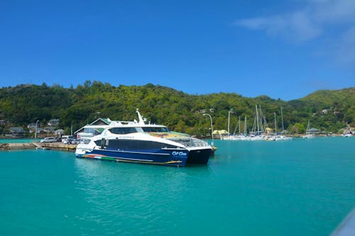 Fähre zur Seychellen-Insel Praslin &ndash; &copy; Eberhardt TRAVEL - Maria Schneider