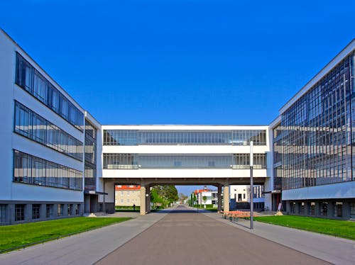 Dessau - Bauhaus-Komplex &ndash; &copy; Pecold - stock.adobe.com