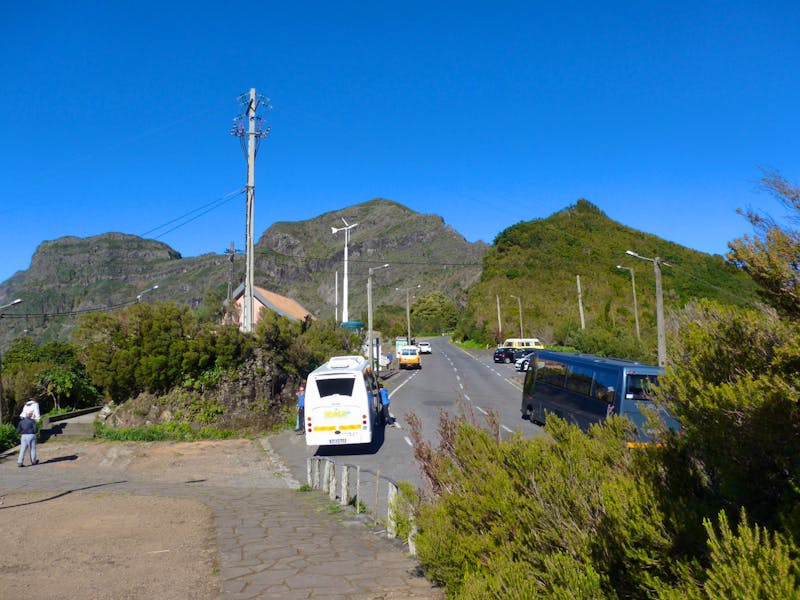Parkplatz am Encumeada Pass auf Madeira - ©Ria Heilmann - Eberhardt TRAVEL