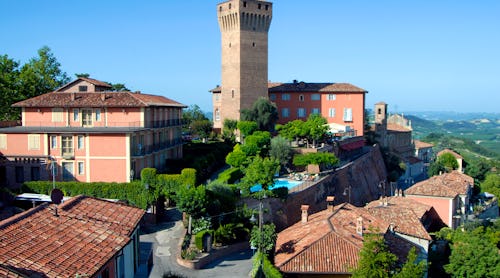 Hotel Castello di Santa Vittoria Alba - Blick auf – © © 2022 Hotel Castello di Santa Vittoria