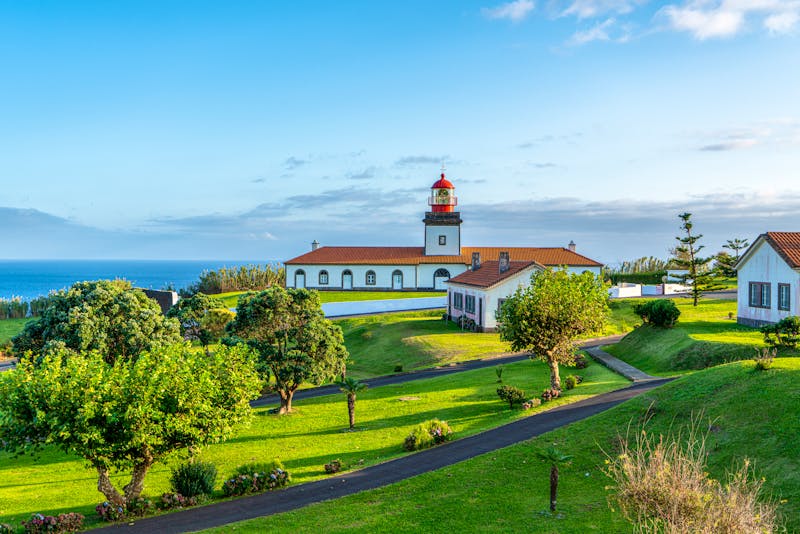 Leuchtturm von Lajes auf der Azoren-Insel Flores - ©©Angela Meier - stock.adobe.com